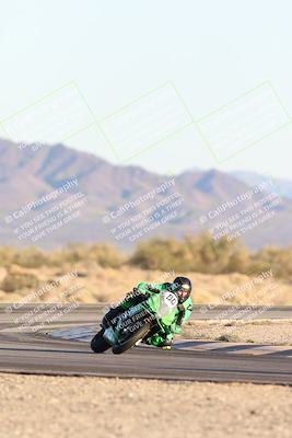 media/Dec-07-2025-CVMA (Sun) [[3e7d2de5dc]]/Race 17-Amateur Formula Middleweight/